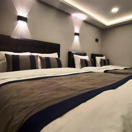 Door Hotell