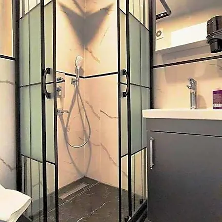 Door Hotel