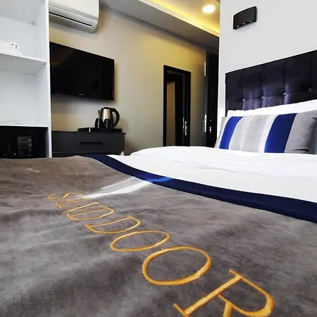Door Hotell