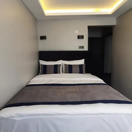 Hotel Door Estambul